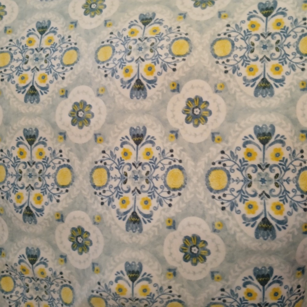 Anti Pill Fleece Fabric - Floral Medallion Pattern - 1.75 Yards Soft Cozy Warm